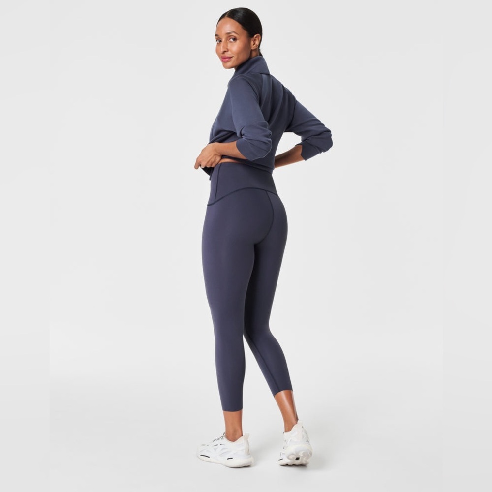 Spanx SpanxShape Booty Boost 7/8 Leggings in Dark Storm Size 1X Plus Size Fit.
